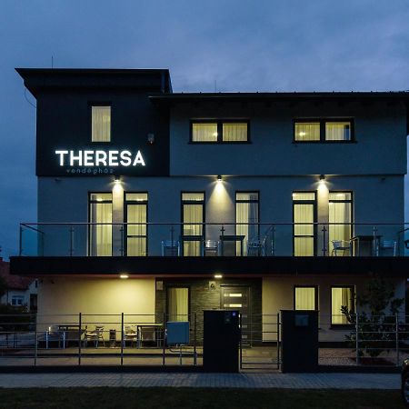 Theresa Vendégház Kiskunmajsa Exterior foto