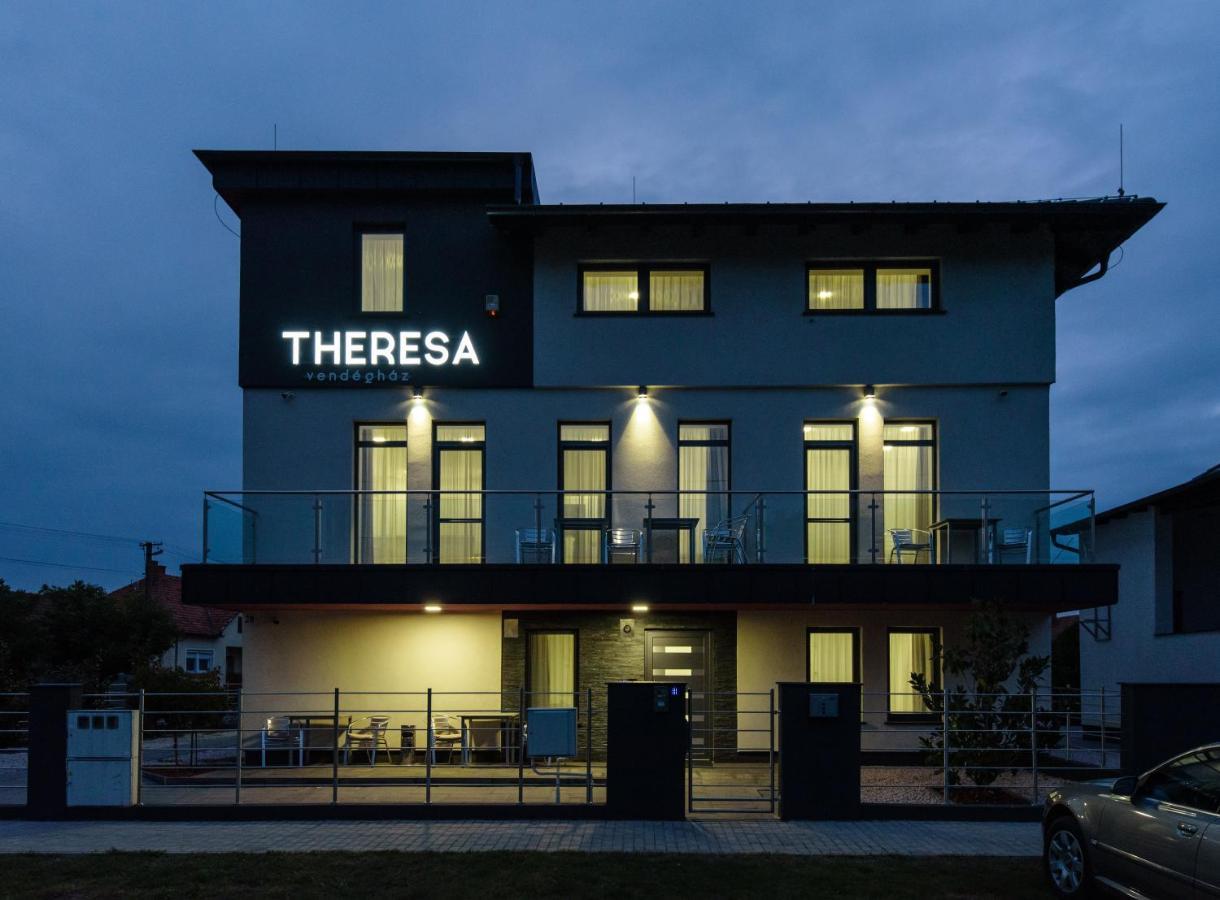 Theresa Vendégház Kiskunmajsa Exterior foto